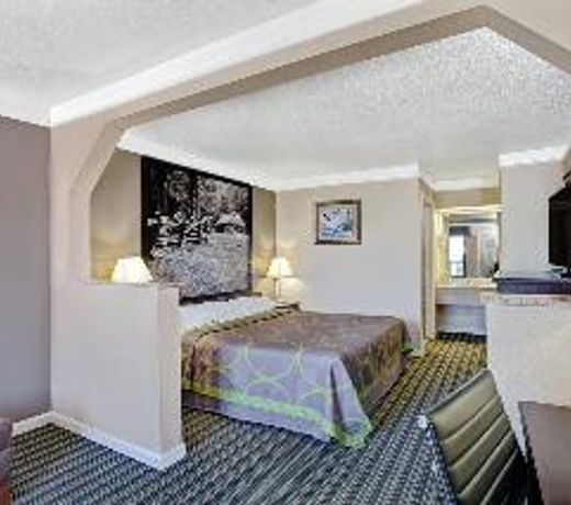 Super 8 by Wyndham Knoxville East