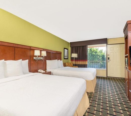 Days Inn by Wyndham Knoxville East