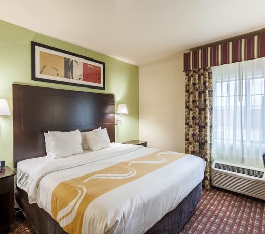Quality Inn Near Seaworld - Lackland