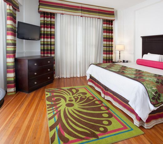 Hotel Gibbs Downtown Riverwalk