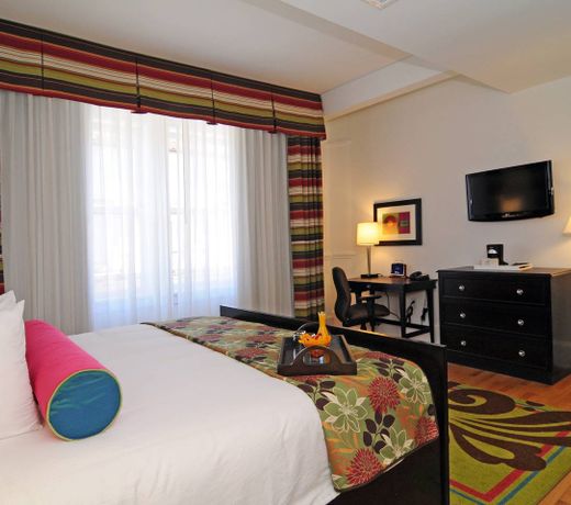 Hotel Gibbs Downtown Riverwalk