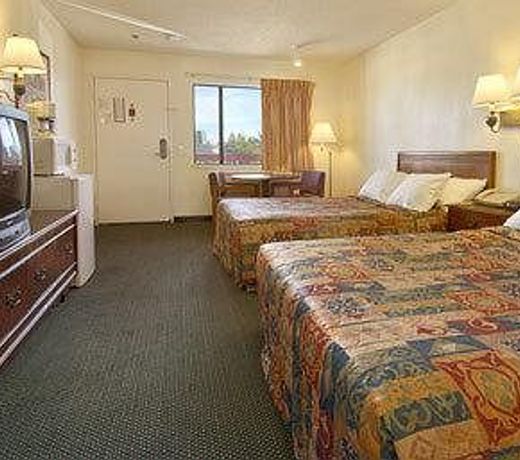 Days Inn by Wyndham Ontario Airport
