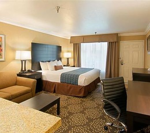 Hotel d'Lins Ontario Airport
