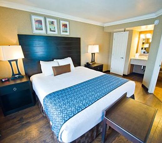 Hotel d'Lins Ontario Airport