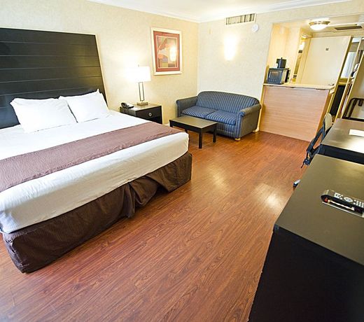 Hotel d'Lins Ontario Airport