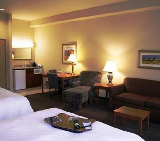 Hampton Inn & Suites Ontario