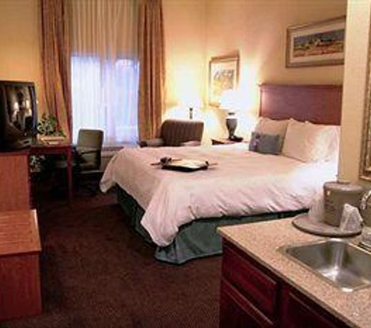 Hampton Inn & Suites Ontario