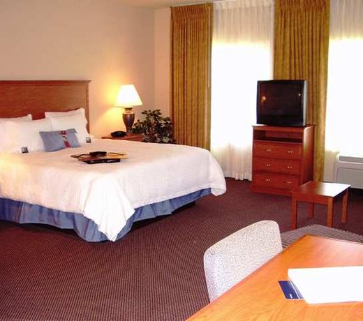 Hampton Inn & Suites Ontario
