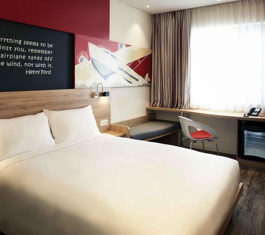 Ibis Saigon South
