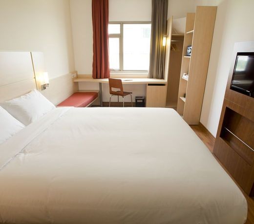 Ibis Saigon South