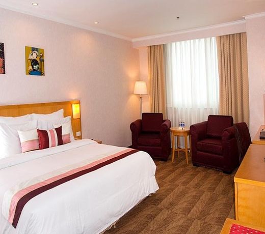 Windsor Plaza Hotel