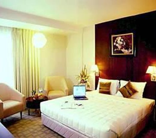 METROPOLE HOTEL (SENIOR DELUXE ROOM)