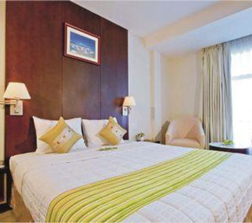 METROPOLE HOTEL (SENIOR DELUXE ROOM)