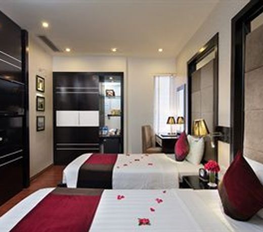 Silk Central Hotel & Travel