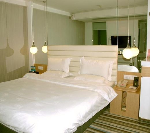SUPER 8 HOTEL GUANGZHOU SAN YUAN LI DA DAO