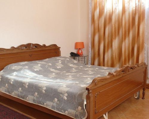 Erazank Hotel - Гюмри - фото 7