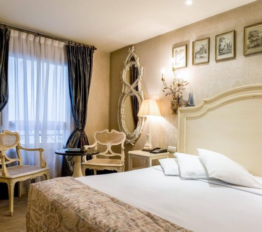 Hotel Charlemagne