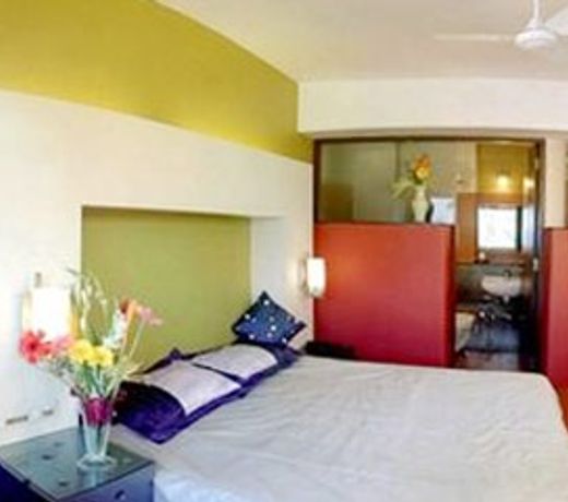Hotel Golden Swan