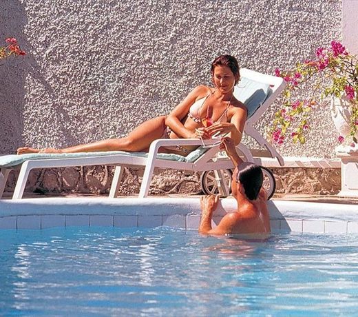 Doctors Cave Beach Hotel