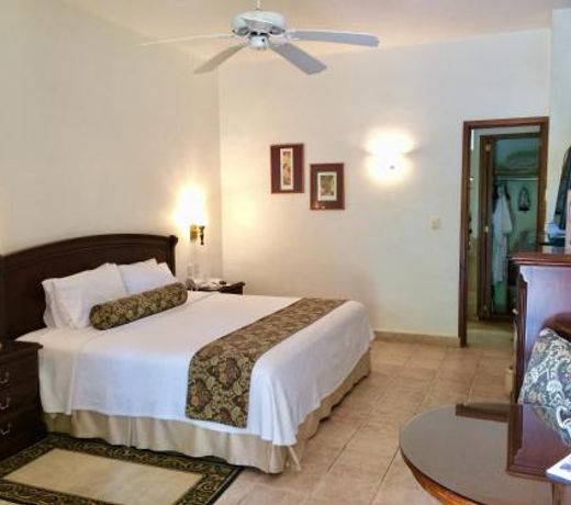 Hotel Hacienda Los Laureles