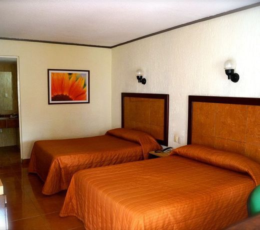 Hotel & Suites Villa del Sol