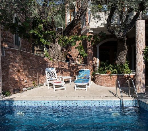 Apartments and Rooms Levantin Inn