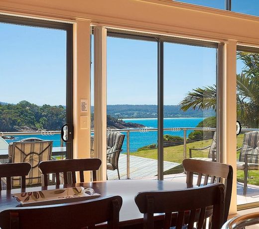 Snug Cove Villas