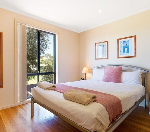 Snug Cove Villas