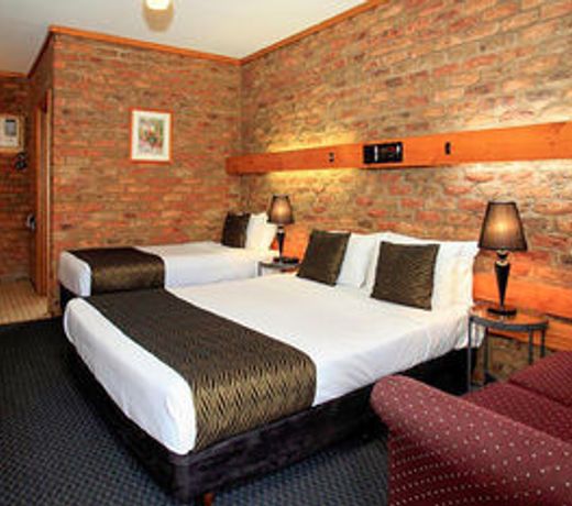 The Settlement Historic Hotel