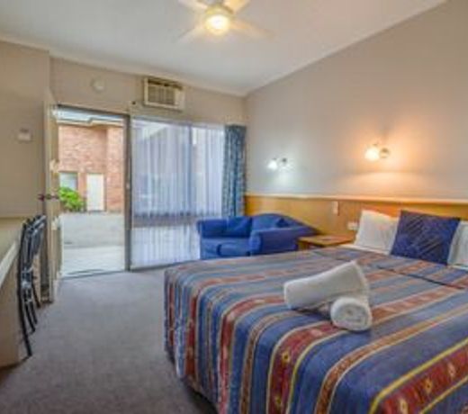 Paddlewheel Motel
