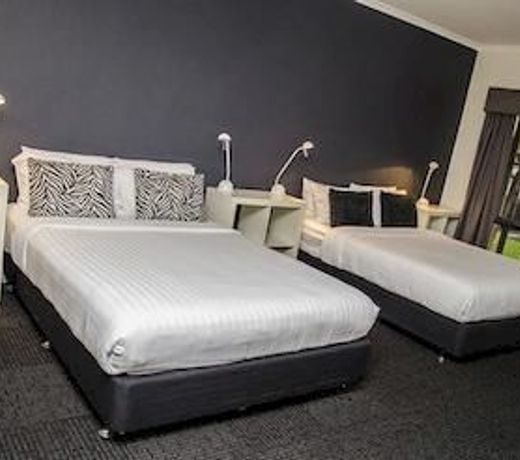 Caledonian Hotel Motel