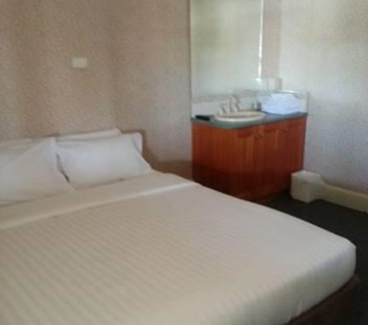 Caledonian Hotel Motel