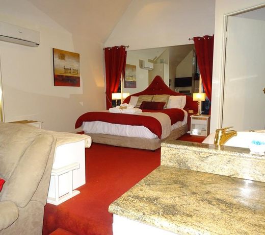 Tamborine Luxury Chalets