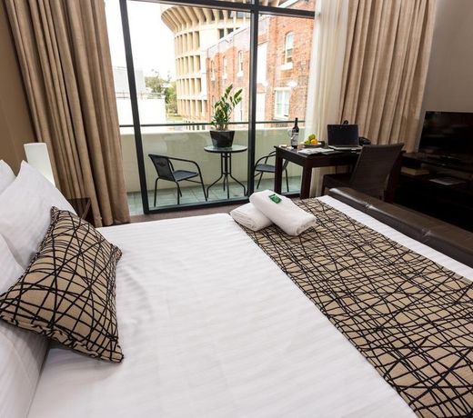 Clarendon Hotel