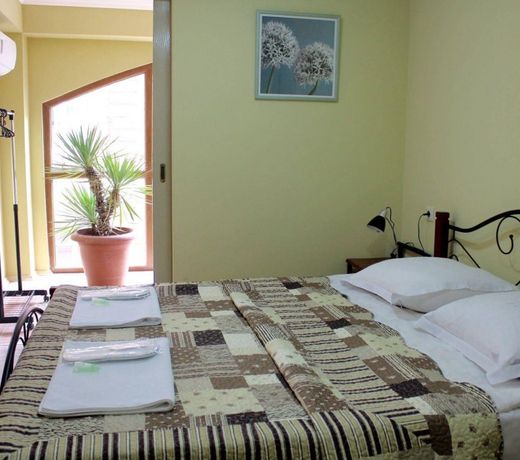Red Fox Guesthouse