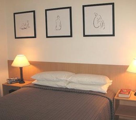 Barclay Motor Inn