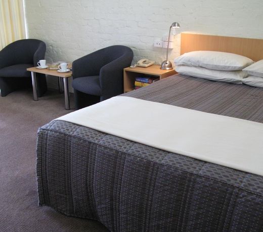 Barclay Motor Inn