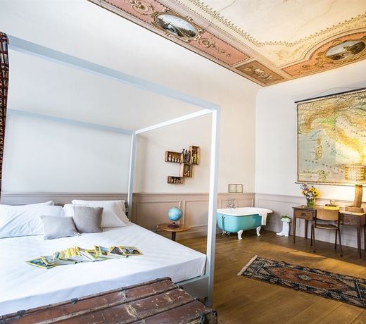 Soprarno Suites