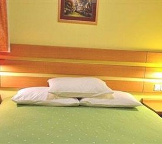 HOME INN XIAMEN WENYUAN ROAD WENZAO INN