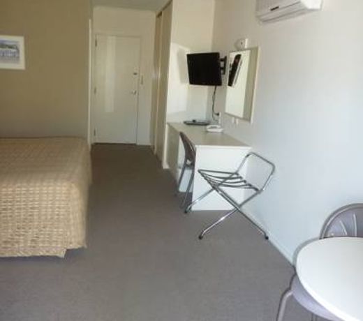 Deniliquin Country Club Motor Inn