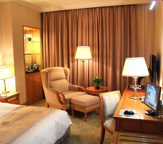BINHU HOTEL WUHAN