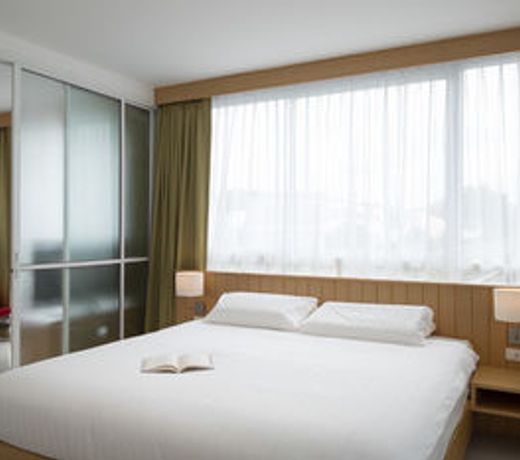 Modern Thai Suites Hotel