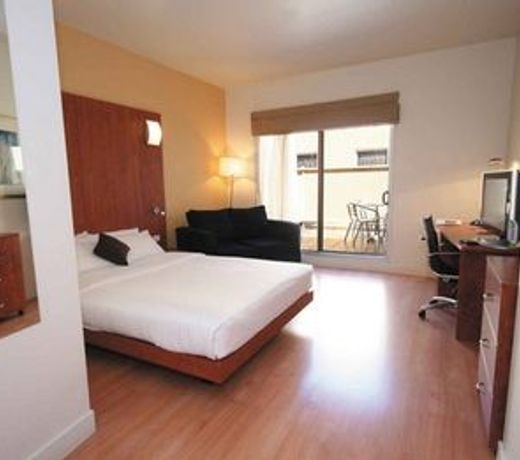 Holiday Inn Dandenong, an IHG Hotel