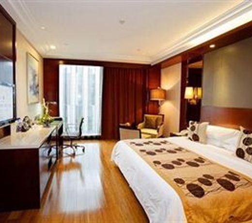 Golden Eagle Summit Hotel
