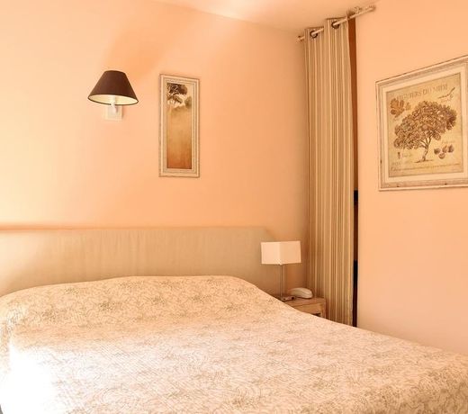 Hotel Les Mazets Des Roches