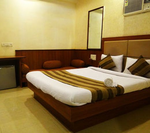 Lucky Hotel Bandra