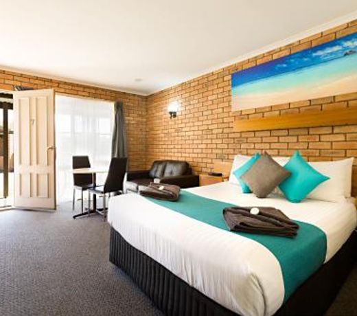 Statesman Motor Inn