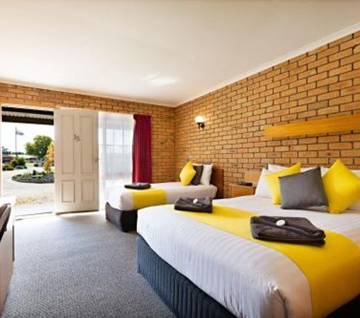 Statesman Motor Inn