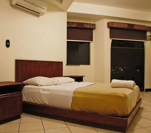 Alajuela Backpackers Airport Hostel
