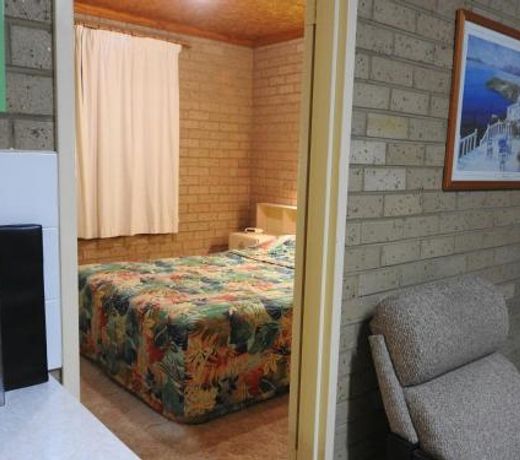 Lone Pine Motel